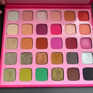 Jeffree Star with Morphe palette lightly used